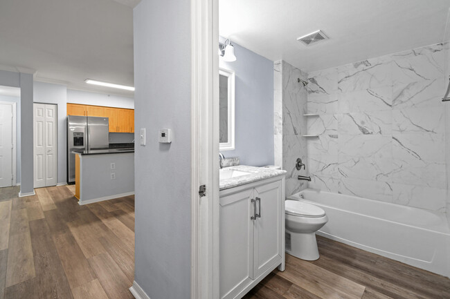 Building Photo - 6565 Emerald Dunes Dr