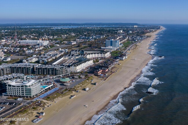 Building Photo - 5 Grant St