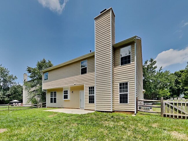 Building Photo - 11335 Fox Hill Dr