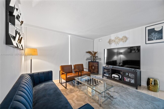 Building Photo - 1861 NW S River Dr