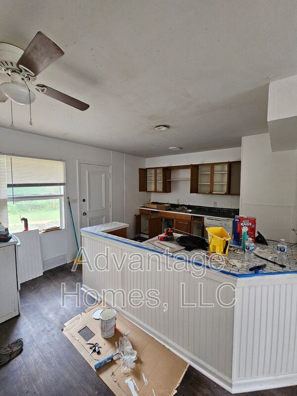 Building Photo - 11214 Crystal Ave