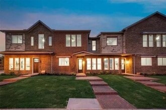 Building Photo - 5805 Rivendell Dr
