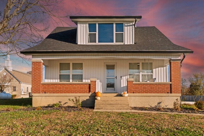 Building Photo - Furnished Country Home For Rent