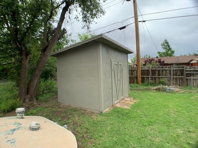 Building Photo - 3 Bedroom Southwest OKC