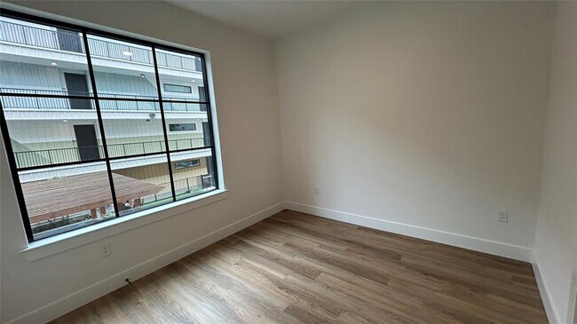 Building Photo - 4315 S Congress Ave