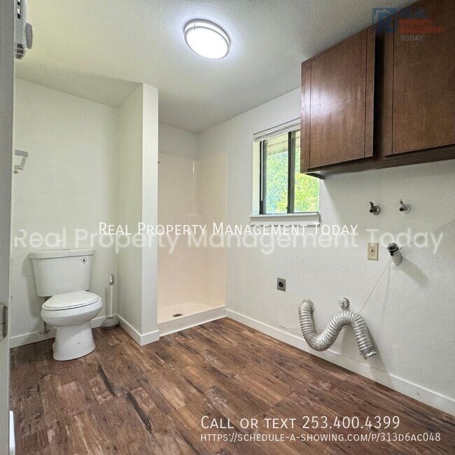 Building Photo - 8511-8513 116 St E