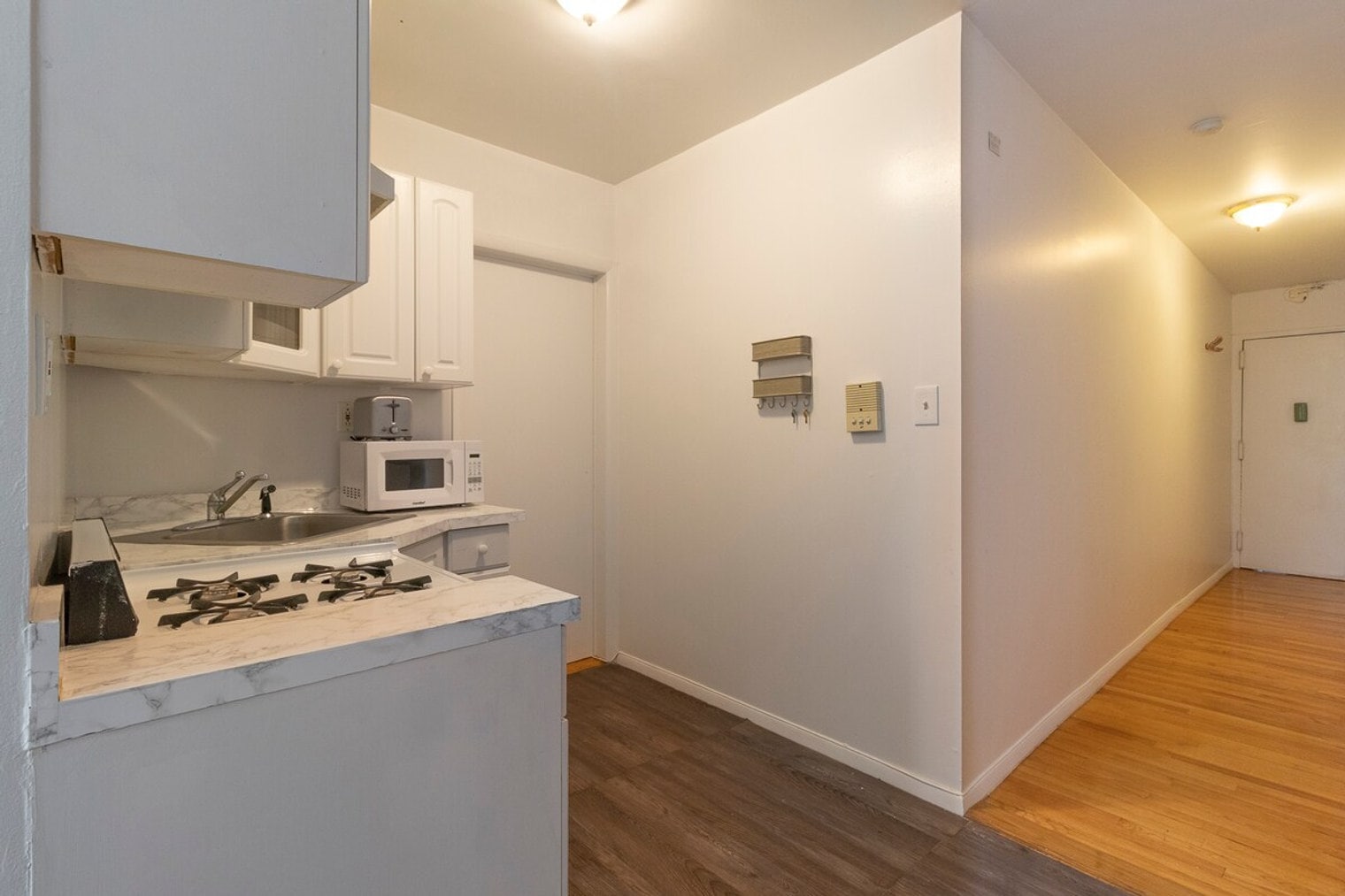 Building Photo - 1819d 2nd Ave