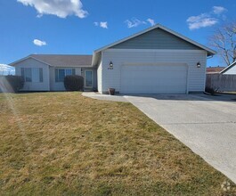 Building Photo - Lovely 3 Bedroom Home in Pasco