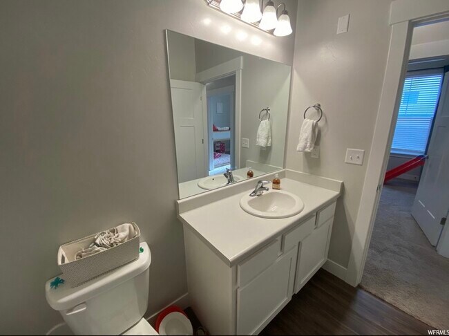 Building Photo - 523 N 310 W