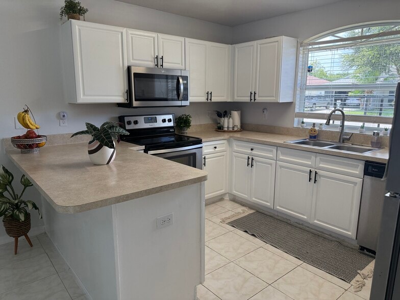 Building Photo - 1458 Bay Grove Dr