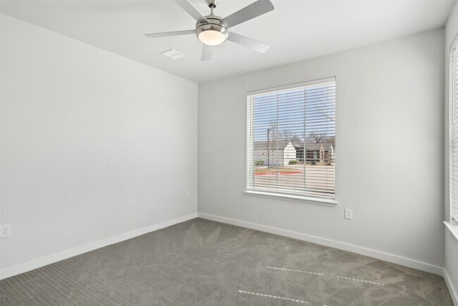 Building Photo - 3651 S Custer Rd