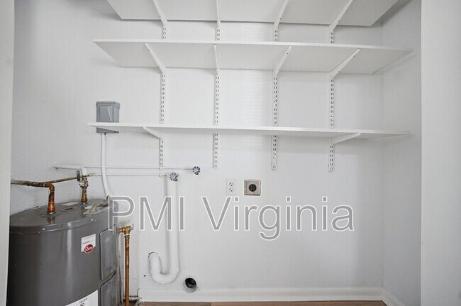 Building Photo - 742 Mt Vernon Ave