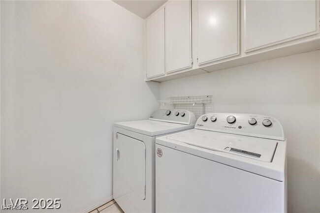 Building Photo - 2723 Seabridge Dr