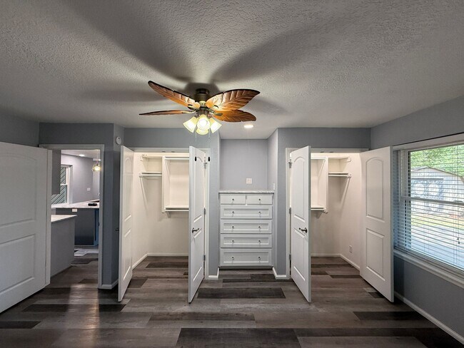 Building Photo - Beautifully Designed Home with Thoughtful ...