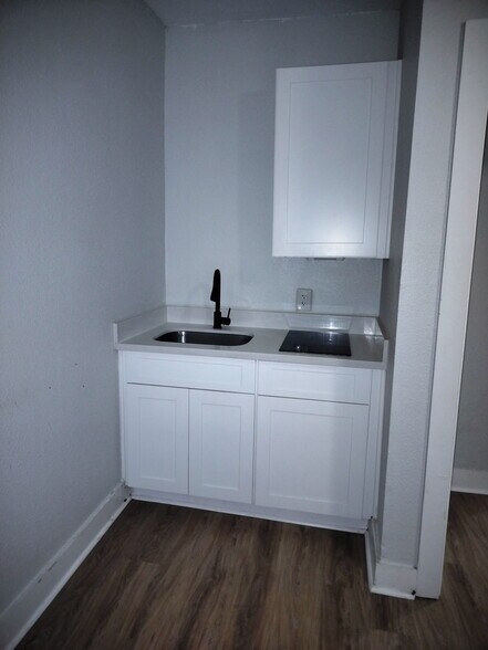 Building Photo - 1321 35th St