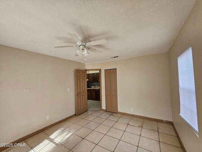 Building Photo - 1814 Arthur Ave