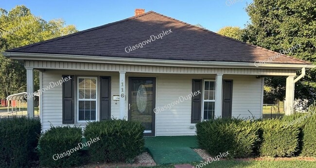 Primary Photo - 116 E Cherry St