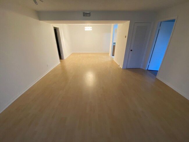 Building Photo - 4020 N Hills Dr
