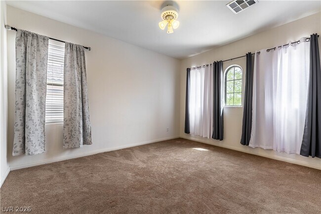 Building Photo - 5705 Pacesetter St