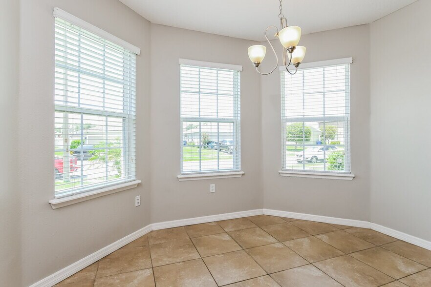 Building Photo - 5025 Brenton Manor Ave