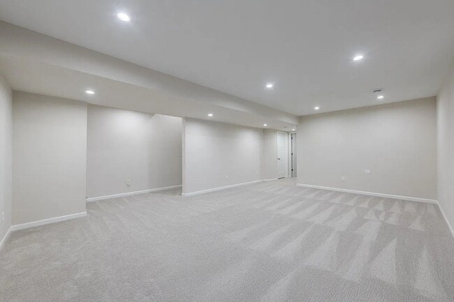 Building Photo - Beautifully updated lakeville 4 bedroom available for lease!