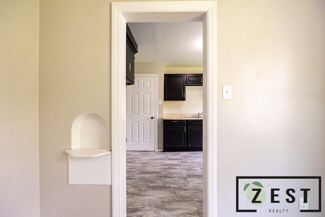 Building Photo - BEAUTIFUL 3 BD 1.5 BATH HOME!