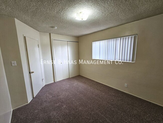 Building Photo - 9119 Rose St