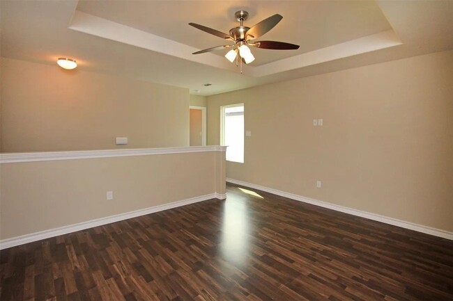 Building Photo - 7917 Elka Lp