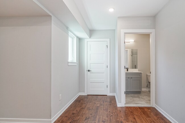 Building Photo - 1710 Cambridge St