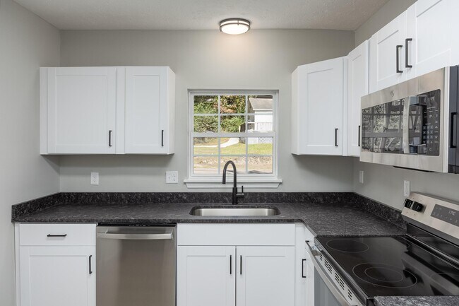 Building Photo - 5350 Slayton Ave