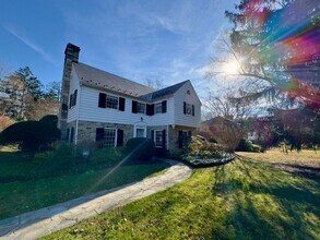 Building Photo - Charming 4 Bedroom/3.5 Bathroom Detached Home in Homeland, MD!