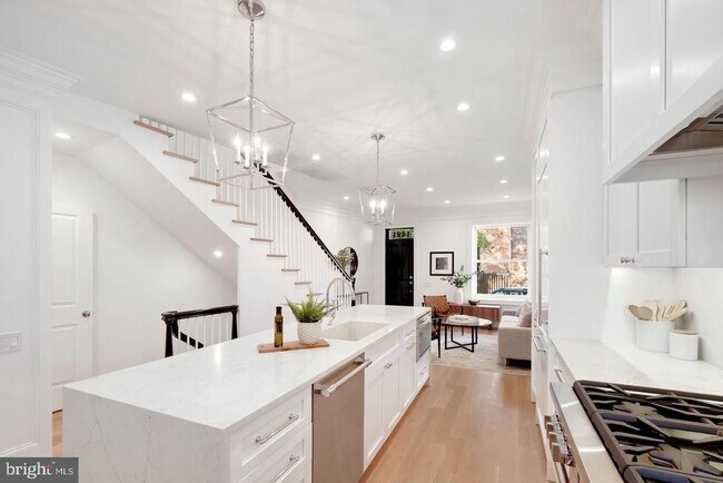 Building Photo - 1421 27th St NW