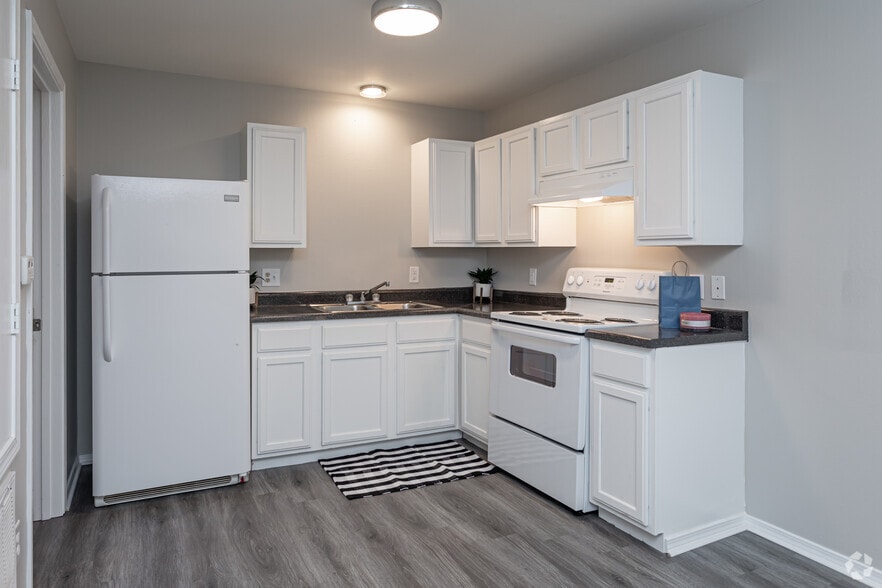 Wobbe Lane Apartments, A New Way of Living 580 E Randall Wobbe Ln