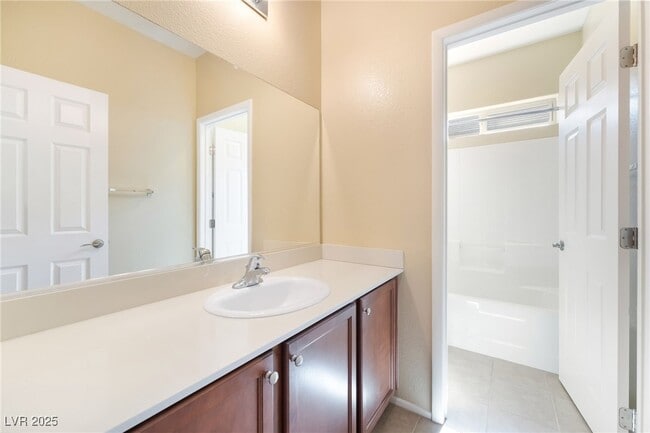 Building Photo - 9614 Vega Carpio Ave