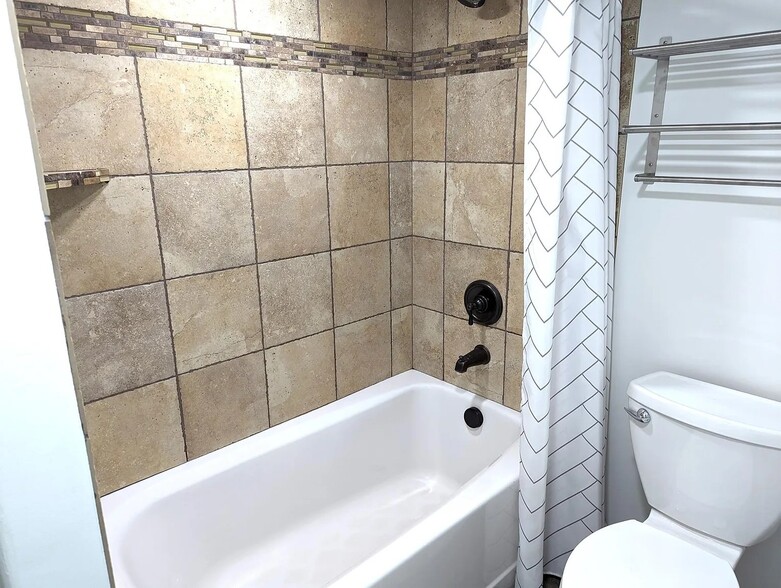 Building Photo - 13443 S Bridle Pk Cv