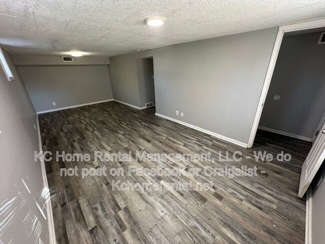 Building Photo - 10906 W 95th St