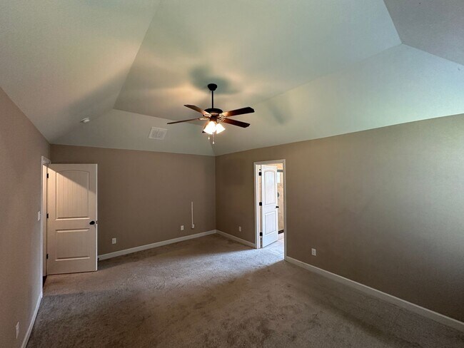 Building Photo - AVAILABLE NOW IN SOUTHAVEN! Spacious 4BR Home with Bonus Room & Fenced Yard