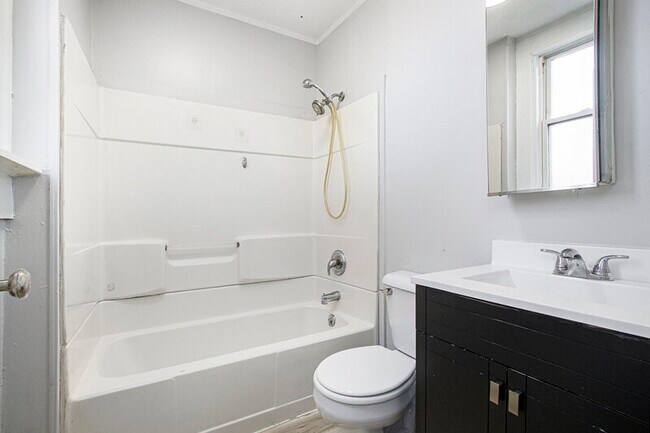 Building Photo - 536 S 30th St