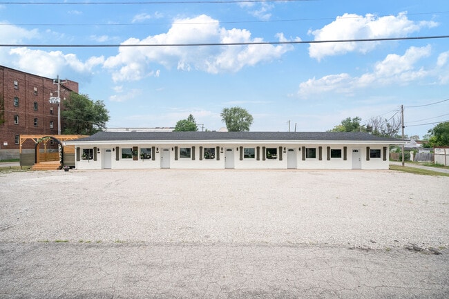 Building Photo - 1222 E Vaile Ave