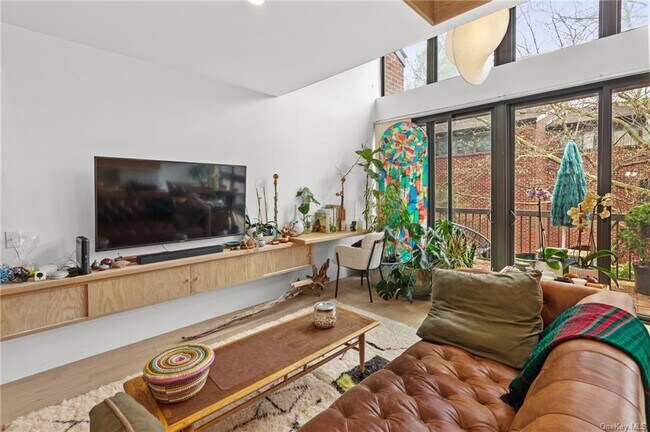 Building Photo - 150 N Bedford Rd