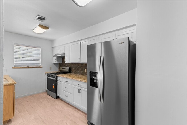 Building Photo - 5607 Viking Dr