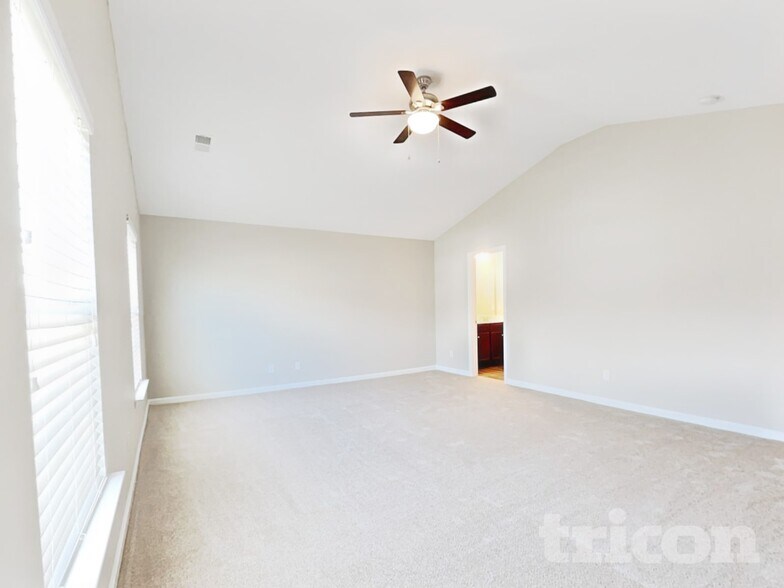 Building Photo - 547 Falls Cottage Run