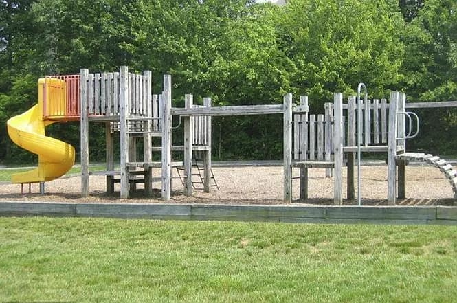 Building Photo - 8010 Pennington Dr