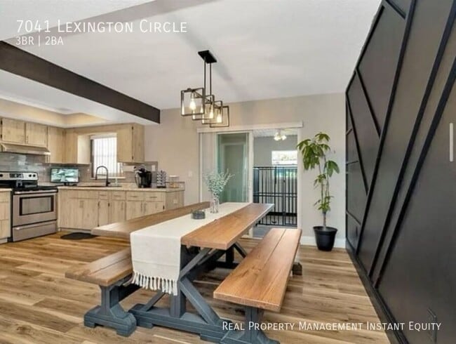 Building Photo - 7041 Lexington Cir