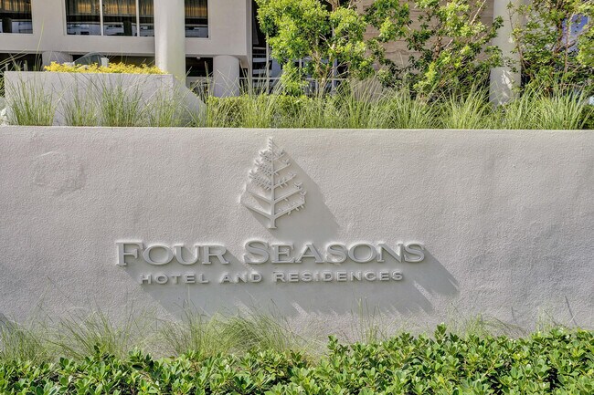 Building Photo - 525 N Fort Lauderdale Beach Blvd