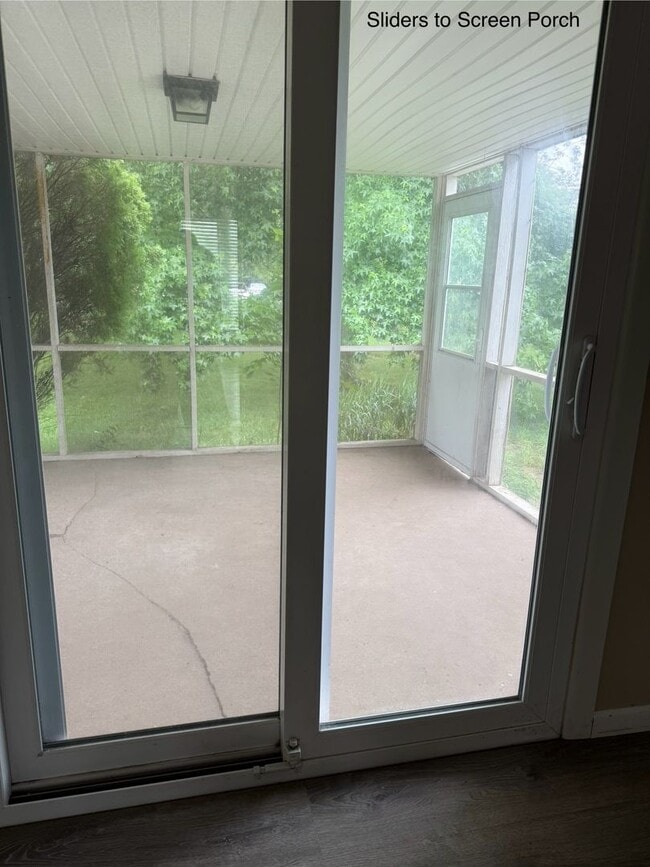Building Photo - Newly Renovated - Spacious 4 Bedroom - 2 B...