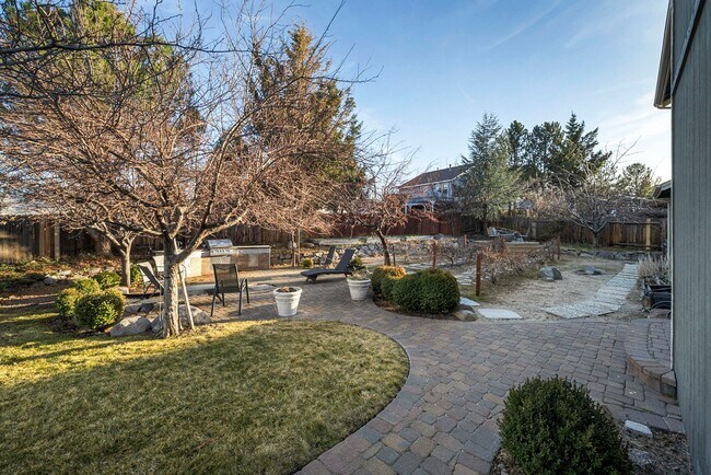 Building Photo - Enjoy this Spectacular Parklike backyard with Landscaping Included in Rent