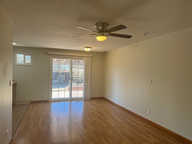 Building Photo - Your Dream Rental Home Awaits in Sparks!