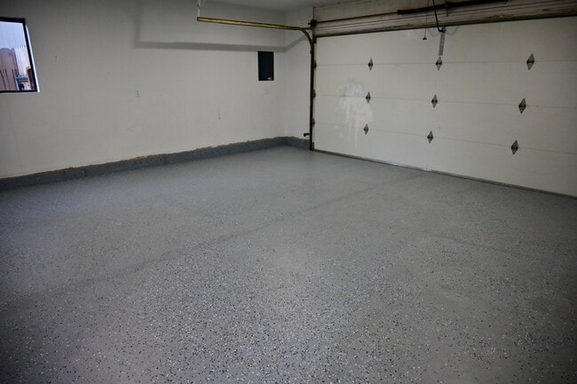 Building Photo - 4400 S Carbine Ave