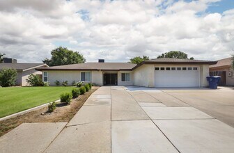Building Photo - HOUSE